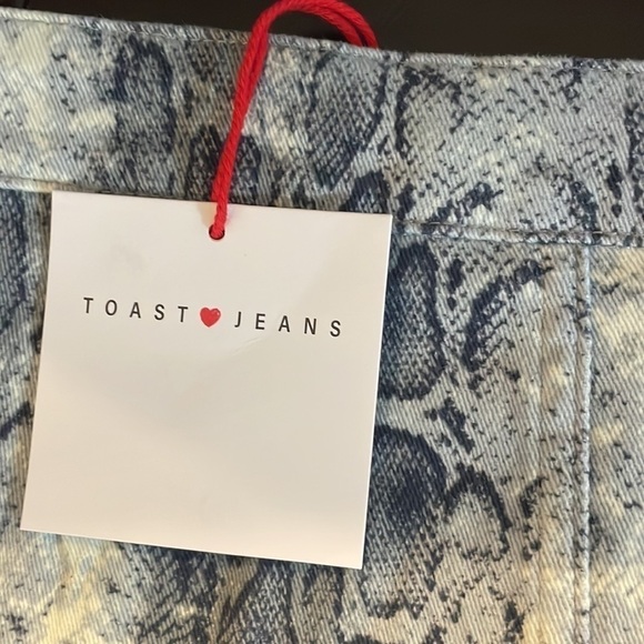 Toast Jeans Zip Front Snakeskin Print Skirt - Picture 11 of 13